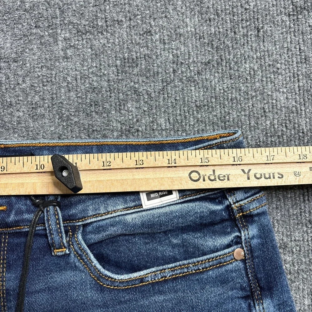 Judy Blue Jeans Women's Size 13 31 Blue Dad Jean Mid Rise Distressed Medium Wash - Picture 9 of 11